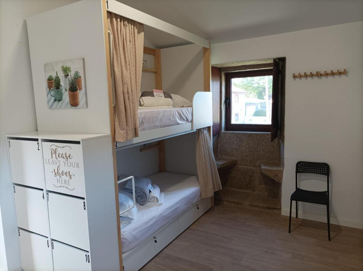Albergue Aldea Da Pedreira Teo Exteriör bild